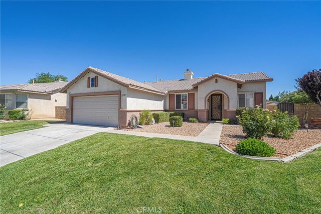 1219 W Holguin Street, Lancaster, CA 93534