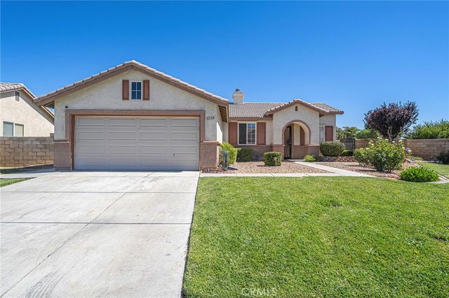 1219 W Holguin Street, Lancaster, CA 93534