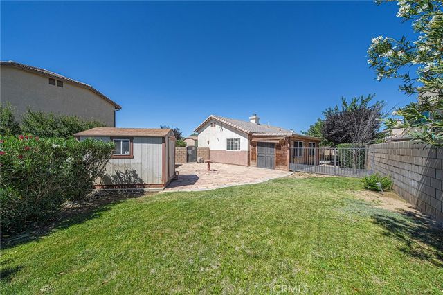 1219 W Holguin Street, Lancaster, CA 93534