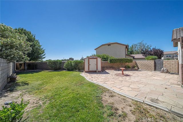 1219 W Holguin Street, Lancaster, CA 93534