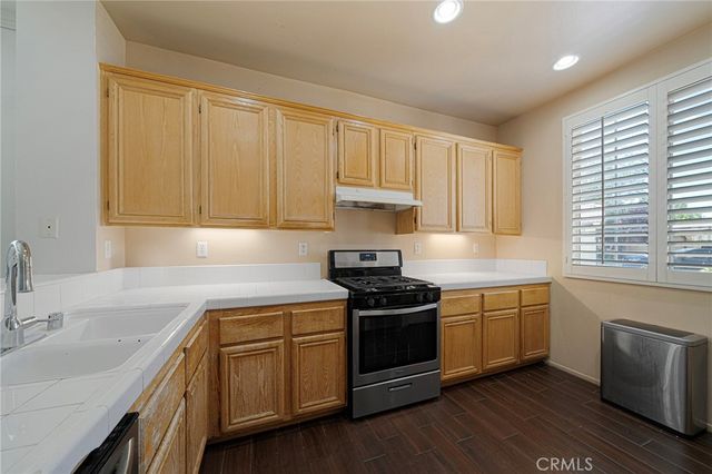 1219 W Holguin Street, Lancaster, CA 93534