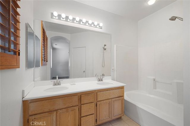 1219 W Holguin Street, Lancaster, CA 93534