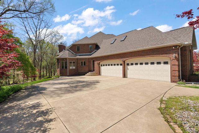 2 Timber Ridge Court, Valparaiso, IN 46385