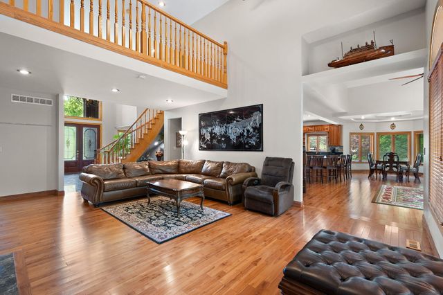 2 Timber Ridge Court, Valparaiso, IN 46385