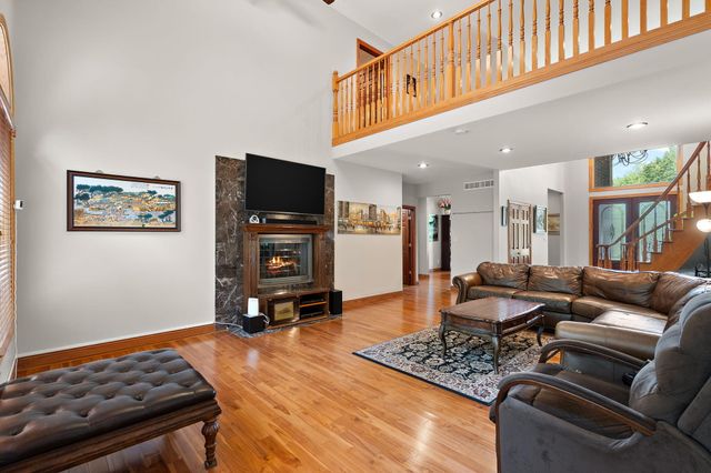 2 Timber Ridge Court, Valparaiso, IN 46385