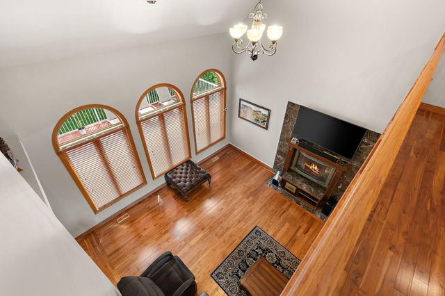 2 Timber Ridge Court, Valparaiso, IN 46385