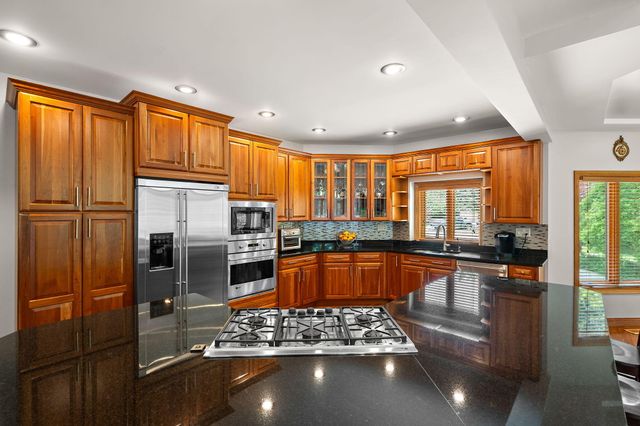 2 Timber Ridge Court, Valparaiso, IN 46385