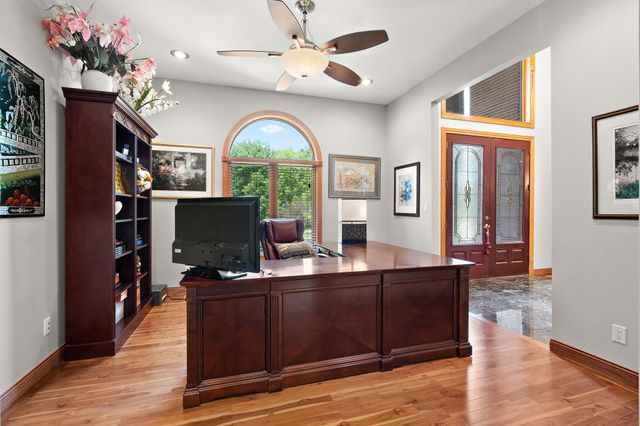 2 Timber Ridge Court, Valparaiso, IN 46385