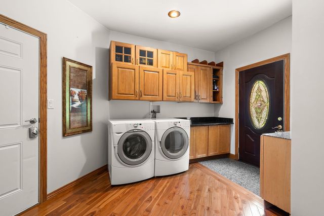 2 Timber Ridge Court, Valparaiso, IN 46385