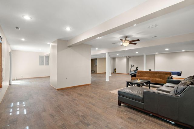 2 Timber Ridge Court, Valparaiso, IN 46385