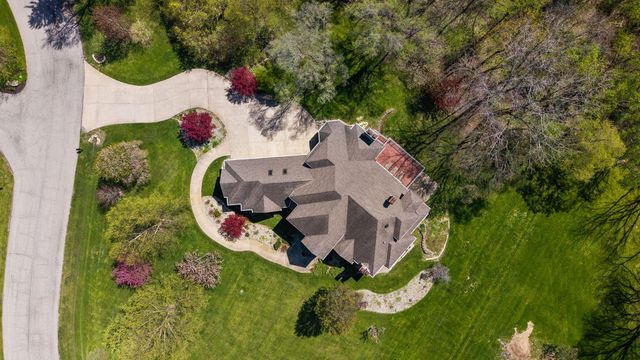 2 Timber Ridge Court, Valparaiso, IN 46385