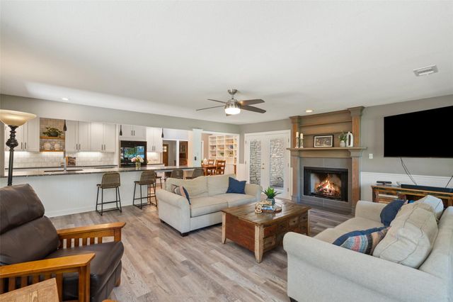 400 Oak Crest LN, Georgetown, TX 78628