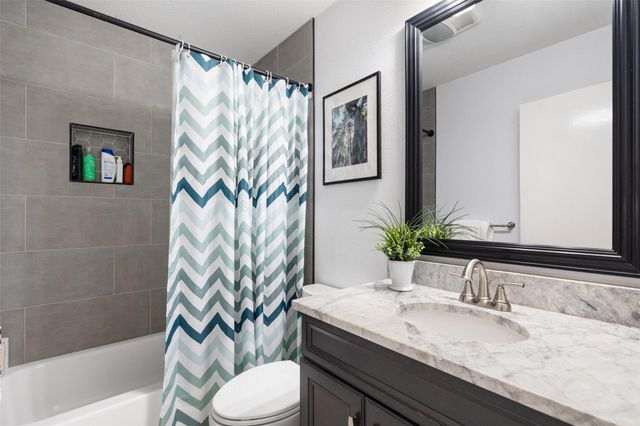 400 Oak Crest LN, Georgetown, TX 78628