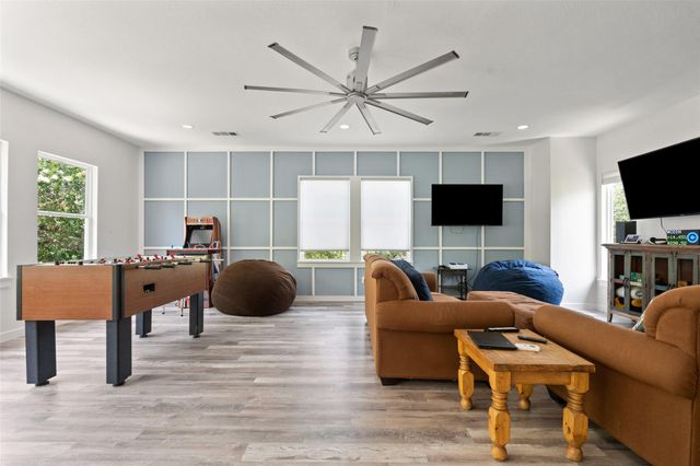 400 Oak Crest LN, Georgetown, TX 78628
