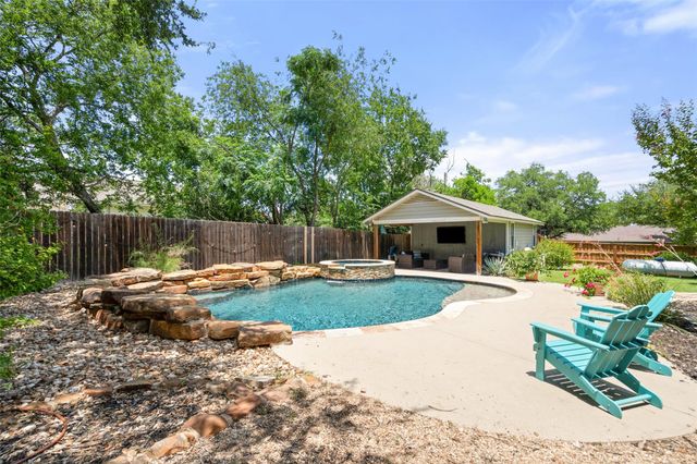 400 Oak Crest LN, Georgetown, TX 78628