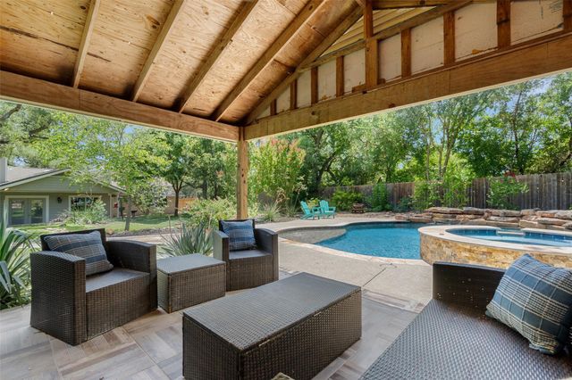 400 Oak Crest LN, Georgetown, TX 78628