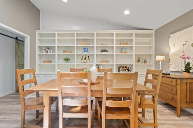 400 Oak Crest LN, Georgetown, TX 78628