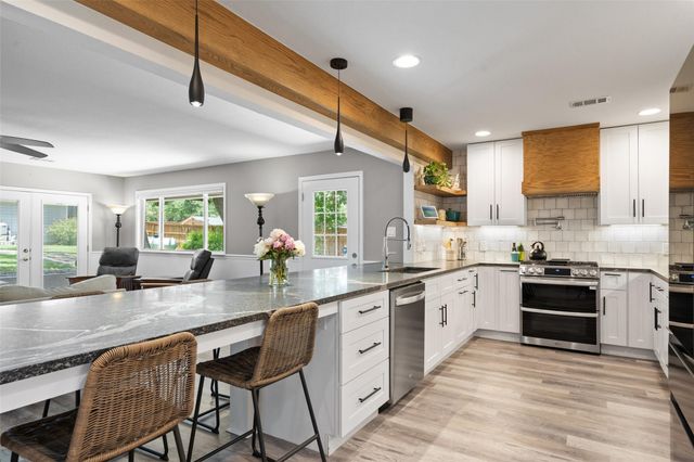 400 Oak Crest LN, Georgetown, TX 78628