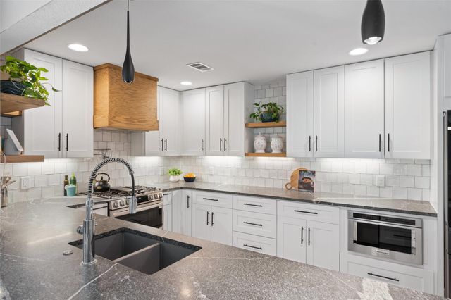 400 Oak Crest LN, Georgetown, TX 78628