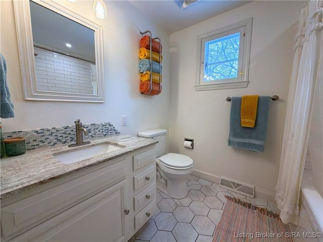 113 E Maple Court, Clarksville, IN 47129