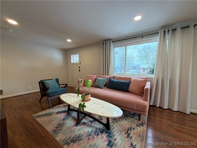 113 E Maple Court, Clarksville, IN 47129