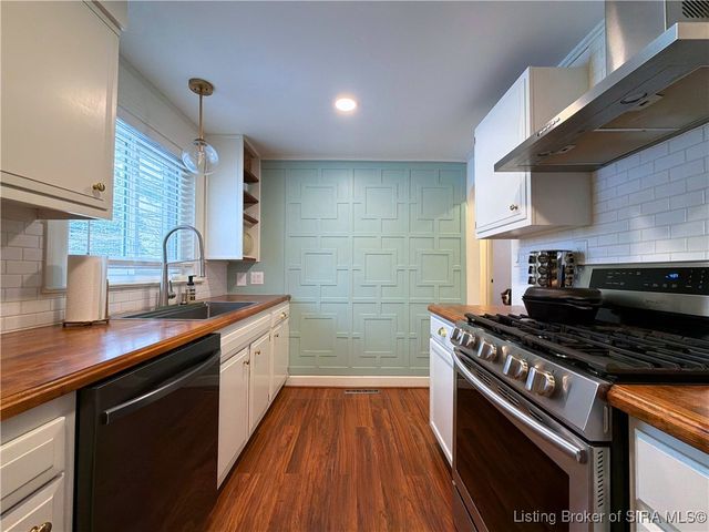 113 E Maple Court, Clarksville, IN 47129