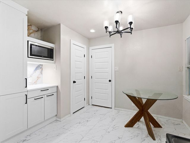 2125 Huntington Drive, Arlington, TX 76010