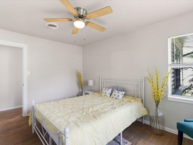 2125 Huntington Drive, Arlington, TX 76010