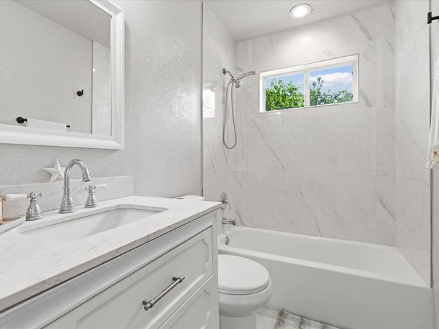 2125 Huntington Drive, Arlington, TX 76010