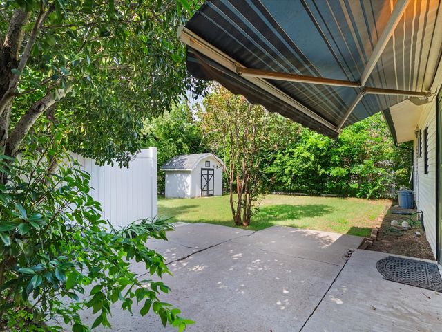 2125 Huntington Drive, Arlington, TX 76010