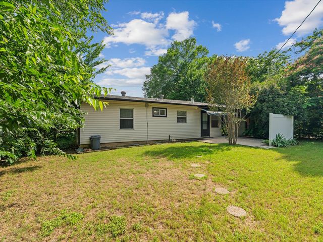 2125 Huntington Drive, Arlington, TX 76010