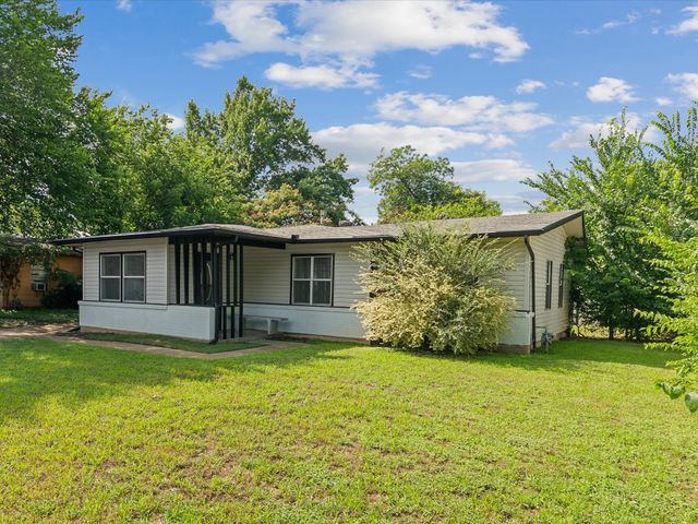 2125 Huntington Drive, Arlington, TX 76010