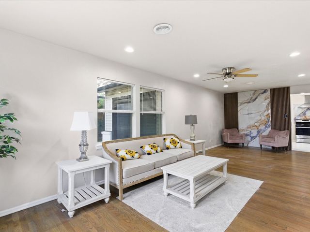 2125 Huntington Drive, Arlington, TX 76010
