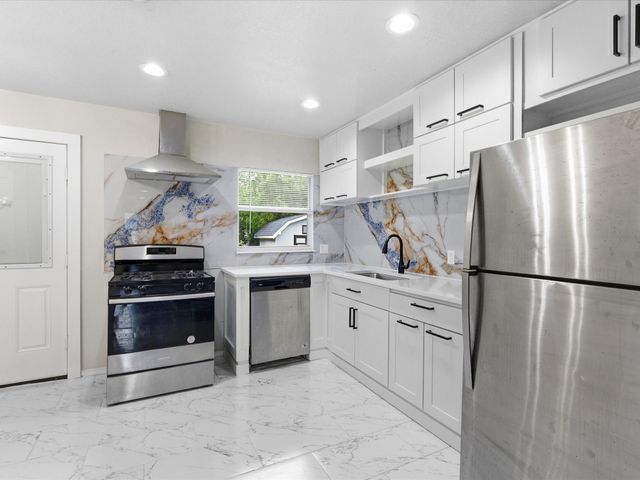 2125 Huntington Drive, Arlington, TX 76010