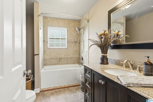 5785 EASTERN VALLEY ROAD, Mccalla, AL 35111