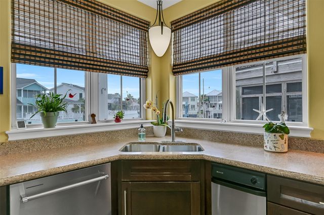 22313 Bay Vista, Galveston, TX 77554
