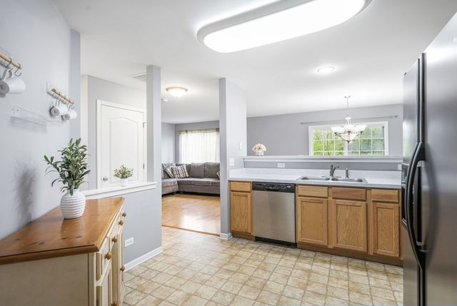 28088 W Niagara Street, Lakemoor, IL 60051