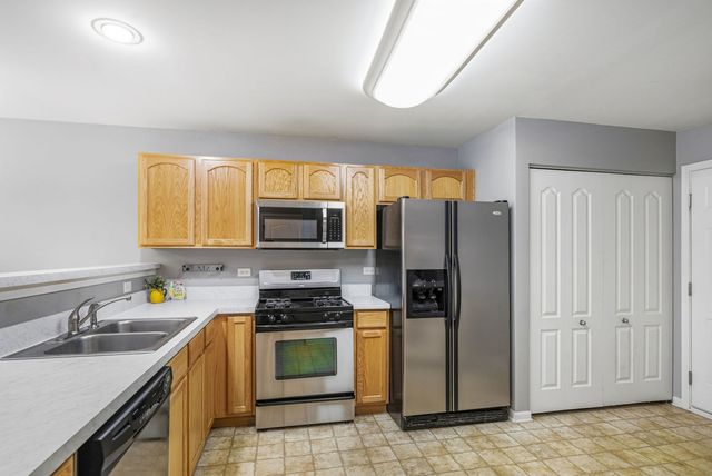 28088 W Niagara Street, Lakemoor, IL 60051