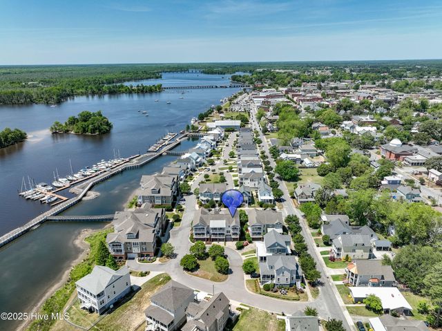 207 S Academy Street, Washington, NC 27889