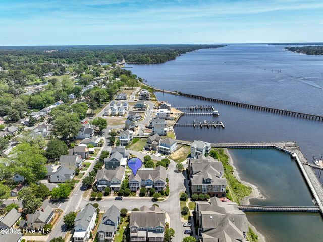 207 S Academy Street, Washington, NC 27889