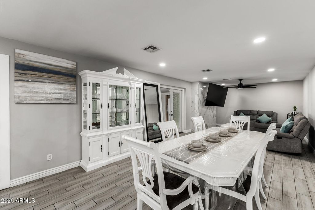 Image 13 of property listing at 5738 W PIERSON Street, Phoenix, AZ 85031