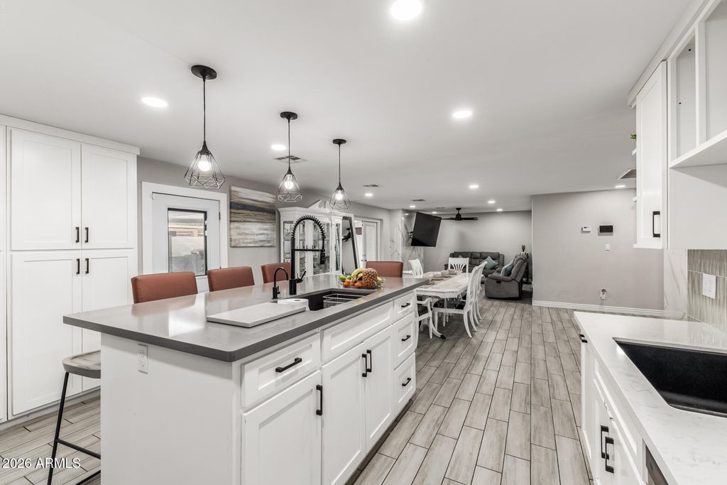 Image 15 of property listing at 5738 W PIERSON Street, Phoenix, AZ 85031