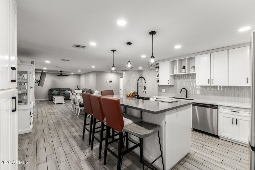 Image 16 of property listing at 5738 W PIERSON Street, Phoenix, AZ 85031