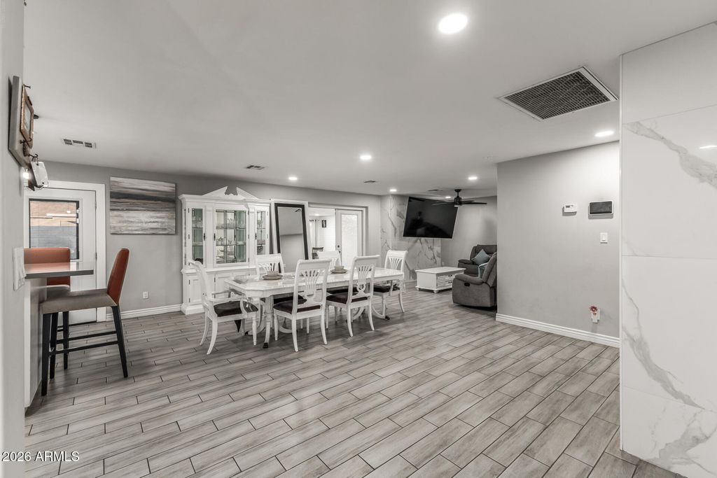 Image 17 of property listing at 5738 W PIERSON Street, Phoenix, AZ 85031