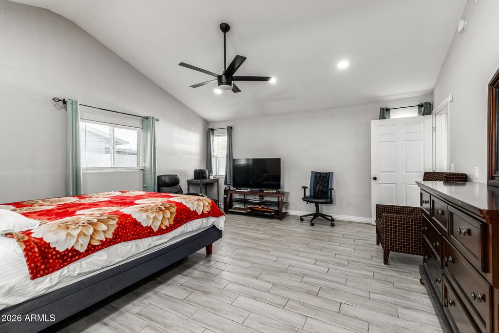 Image 20 of property listing at 5738 W PIERSON Street, Phoenix, AZ 85031