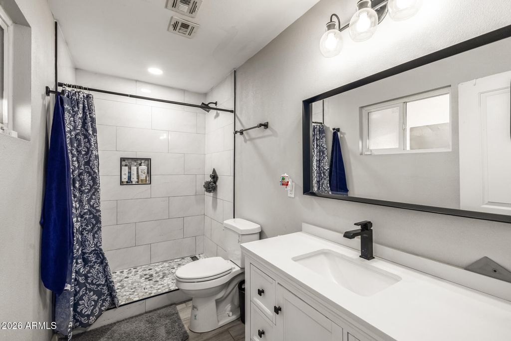 Image 27 of property listing at 5738 W PIERSON Street, Phoenix, AZ 85031