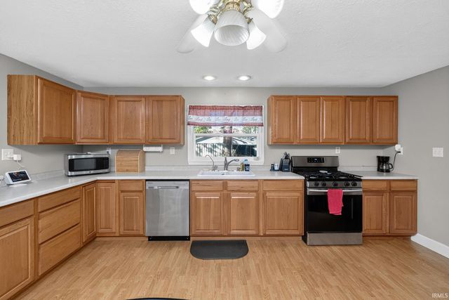 56578 Eastvue Drive, Osceola, IN 46561