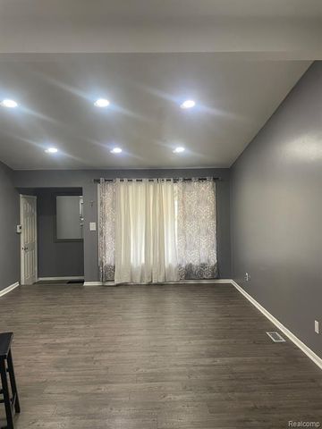 15341 Marlow Corner, Oak Park, MI 48237