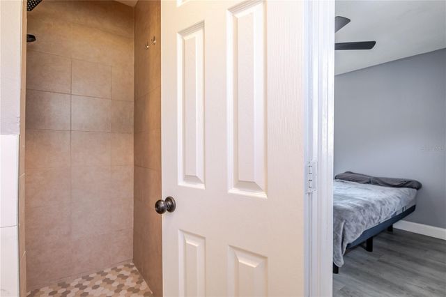 8725 N 52ND STREET, Tampa, FL 33617