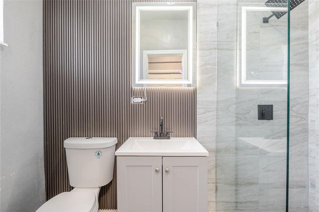 8725 N 52ND STREET, Tampa, FL 33617